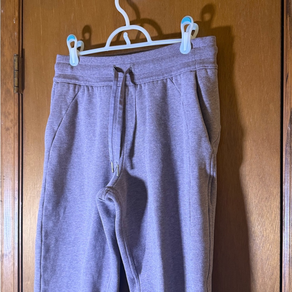 Women's Lululemon Size 6 Scuba High-Rise Jogger - Picture 3 of 7
